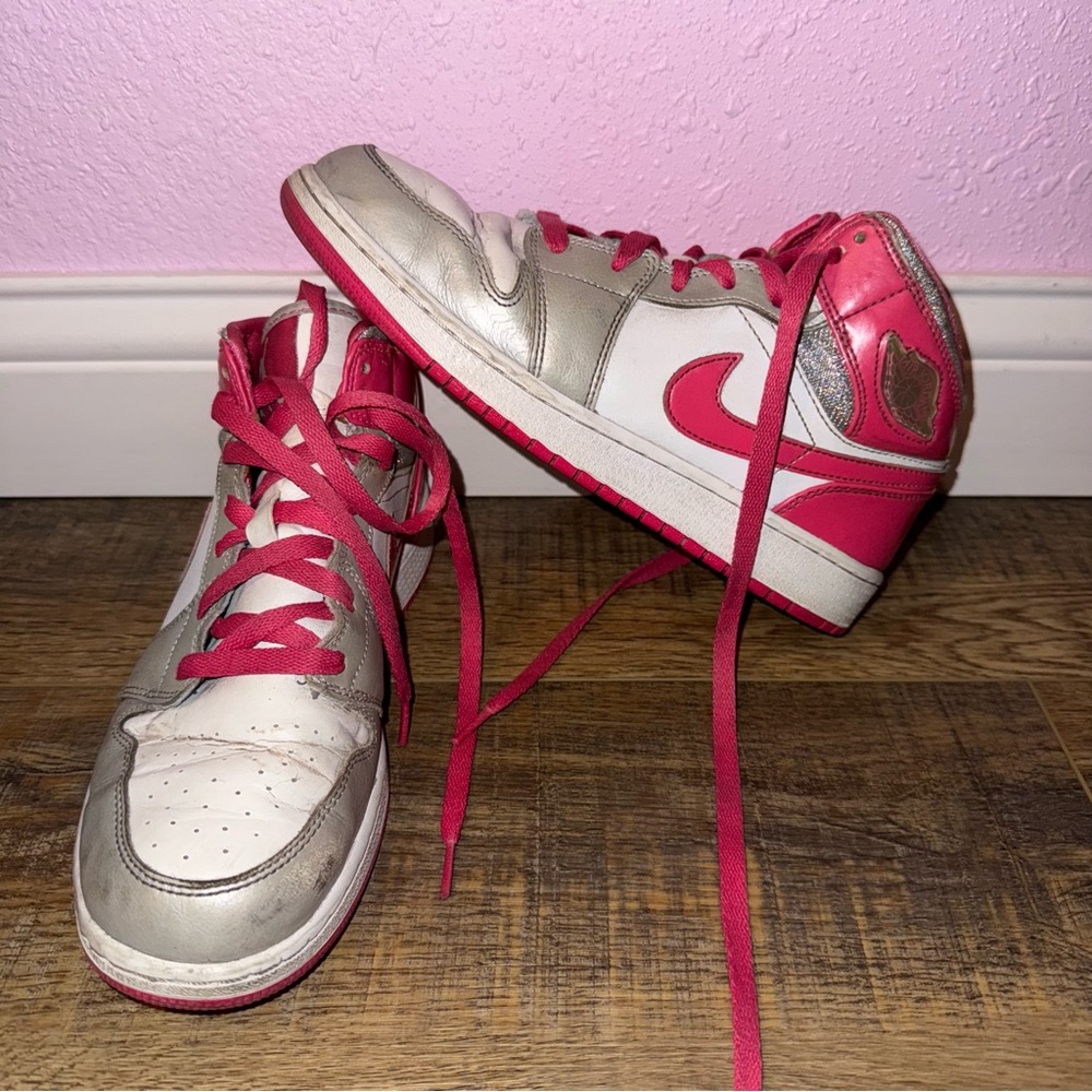 Nike Air Jordan 1 Mid GS Platinum Pink White 555112-109 Size 6.5Y Women' 8 Shoes